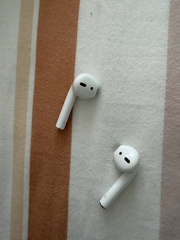 Casques audio: Airpods – D'occasion à Tenero par loa_7m8d