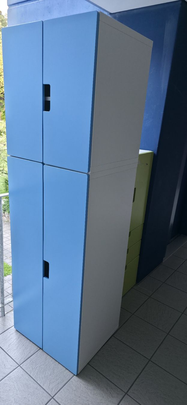 Ikea Armadi: Kinder Kleiderschrank mit Kleiderstange – Usato da Uster venduto da fuchur01
