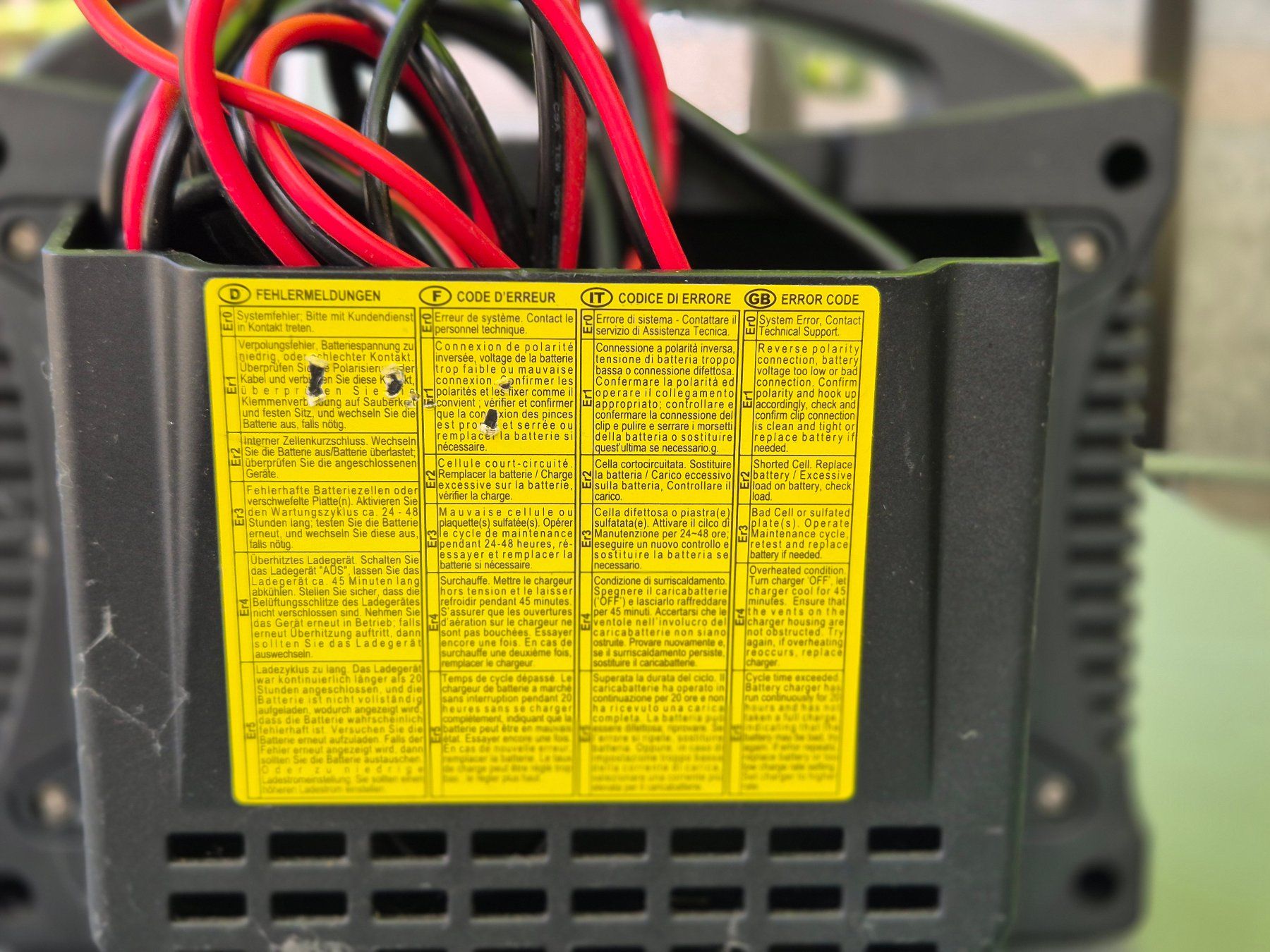 Batterie-Ladegeräte: Ladegerät für Autobatterie – Gebraucht aus Contra von Lylou0 2
