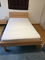 Einzelbett Holz mit Lattenrost und Matratze