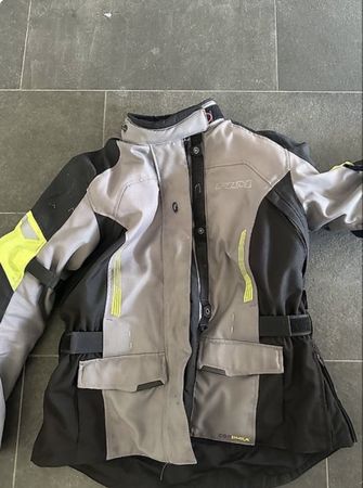 Motorradjacke Gr L wenig getragen 