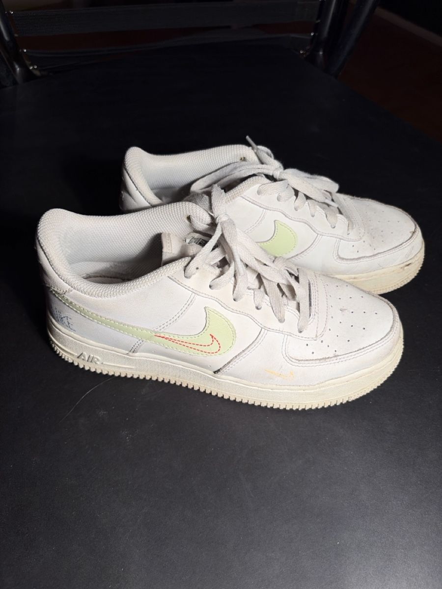 Nike Chaussures hommes: Sneaker Nike Air Force 1 – D'occasion à Uster par lucabruegger