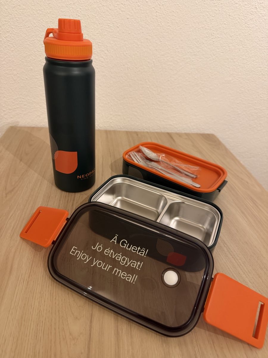 Recipients et similaires: Thermosflasche und Lunchbox neu – Neuf avec emballage d'origine à Gunten par starfish3 1