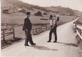 Ansichtskarte mit Carl August Liner, Maler. und Senn. 1940