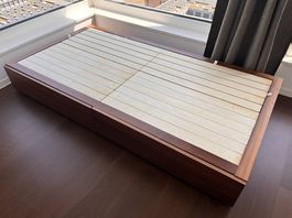 Muji Stauraumbett 1x2m, Walnussholz