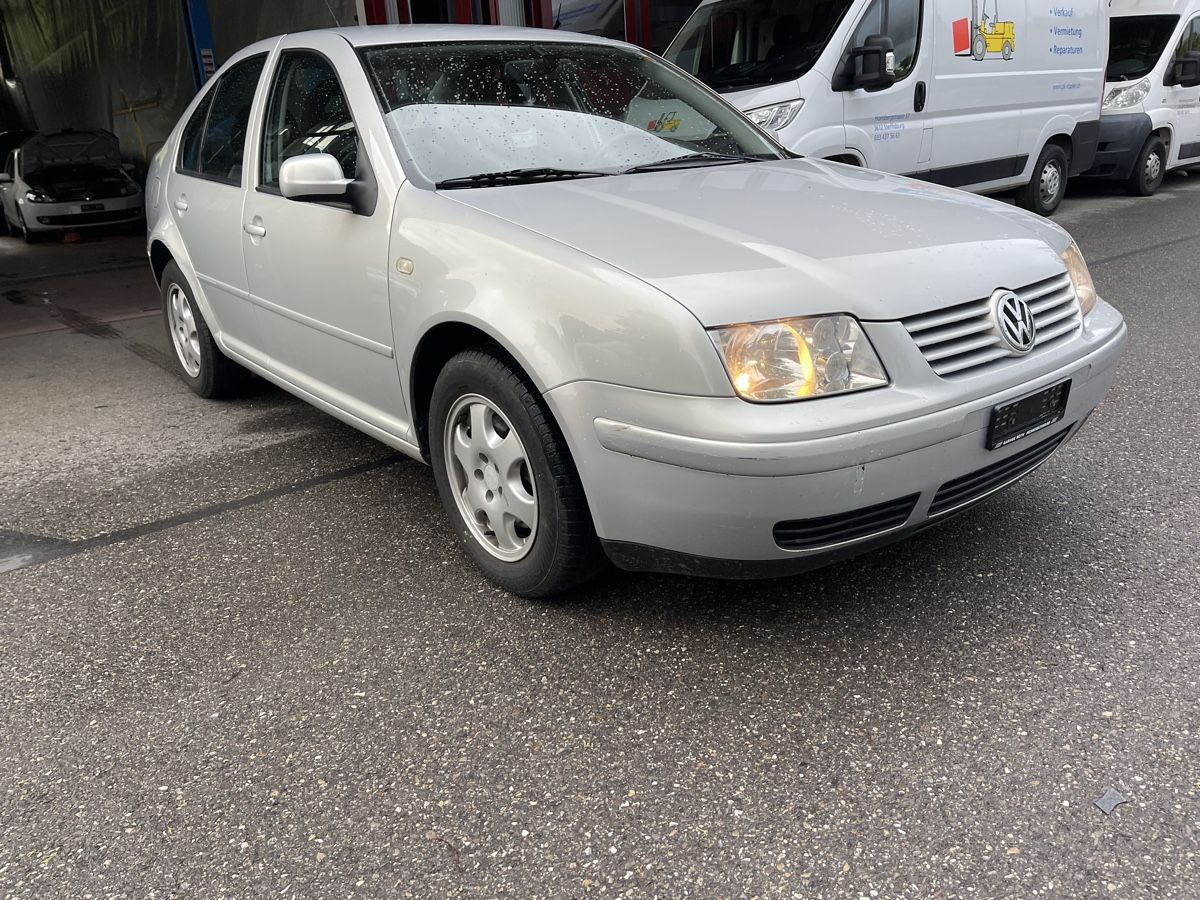 VW Automobili: VW BORA V5 Automat – Usato da Spiez venduto da bertula 1