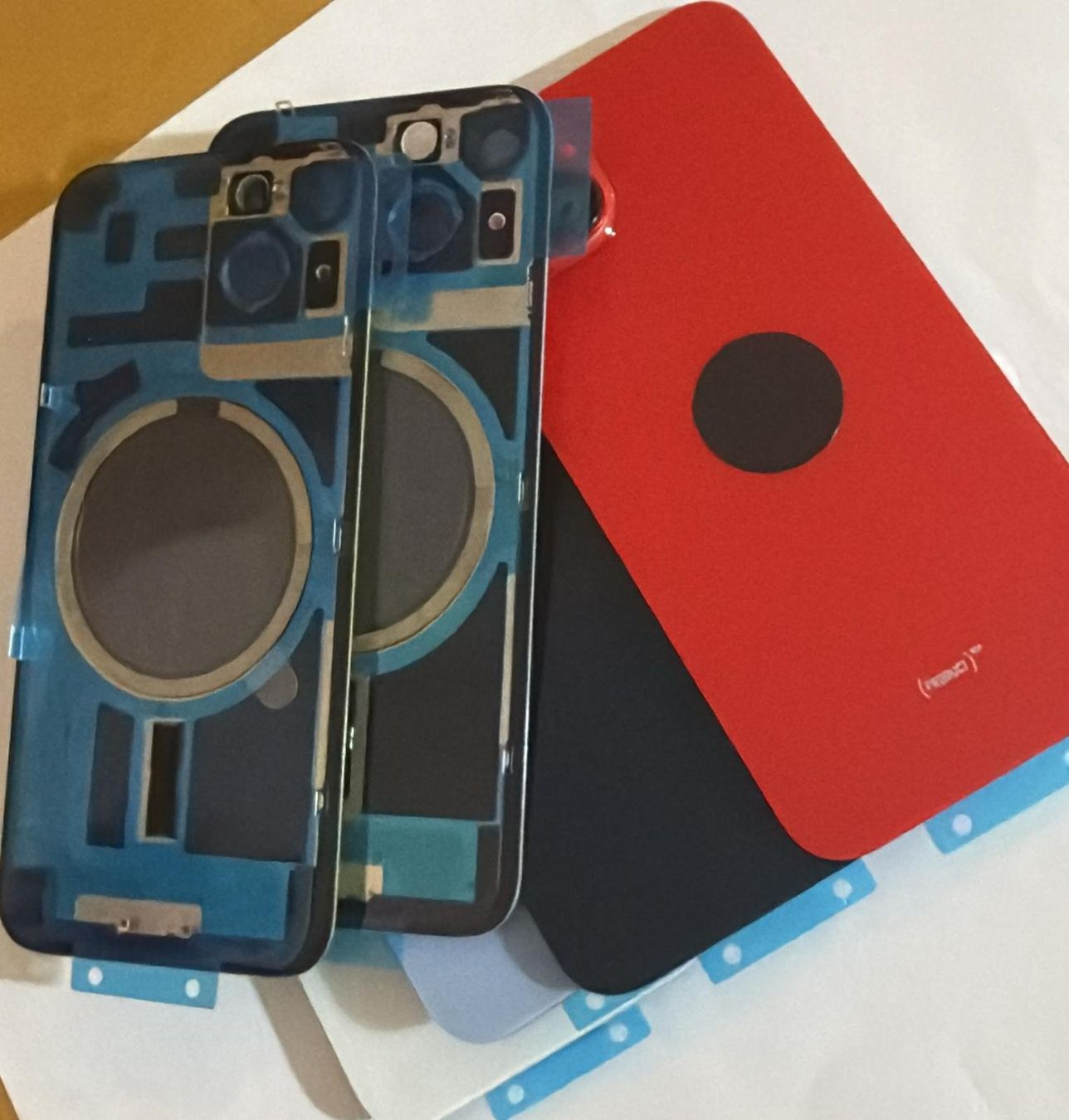Apple Cover & Protezioni schermo: Coque arrière Iphone 14 . – Nuovo e nell'imballaggio originale da Leukerbad venduto da mig_8bbp 1