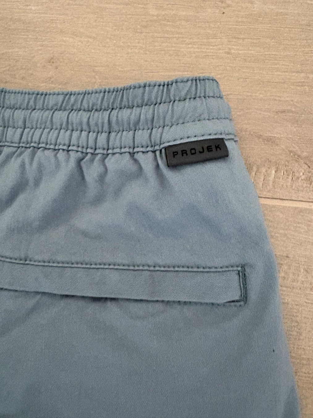 Pantaloni: Shorts bleu PROJEK taille M  bon état – Usato da Lausanne venduto da opi_92cn 3