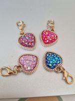 4 Charms Herzen mit Glitzer