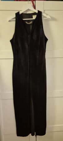 Elegantes langes Samtkleid mit Schlitz schwarz