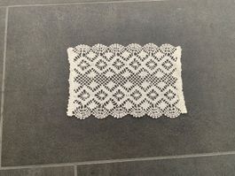 Vintage Deckeli, gehäkelt, ca. 25 x 11 cm, top Zustand