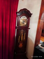 Antike Standuhr / Uhrengehäuse im klassischen Stil