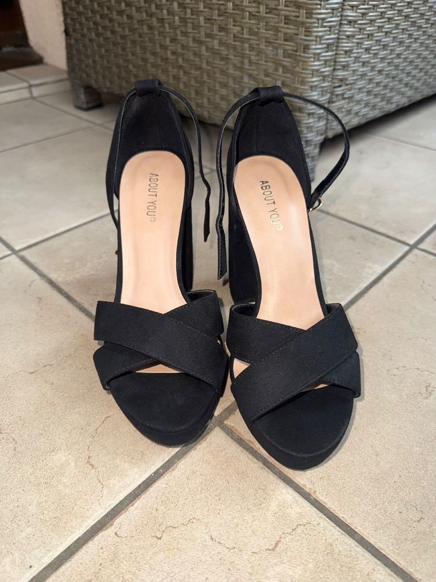 Scarpe da donna: Schwarze Plateau-Sandalen mit Blockabsatz Grösse 38 – Nuovo e nell'imballaggio originale da Stein AG venduto da Vesna-aa