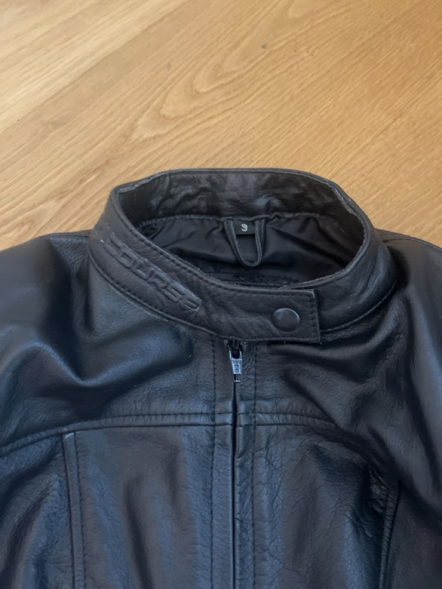 Giacche: Schöne Damen-Motorradjacke – Usato da Küttigen venduto da User_85 1
