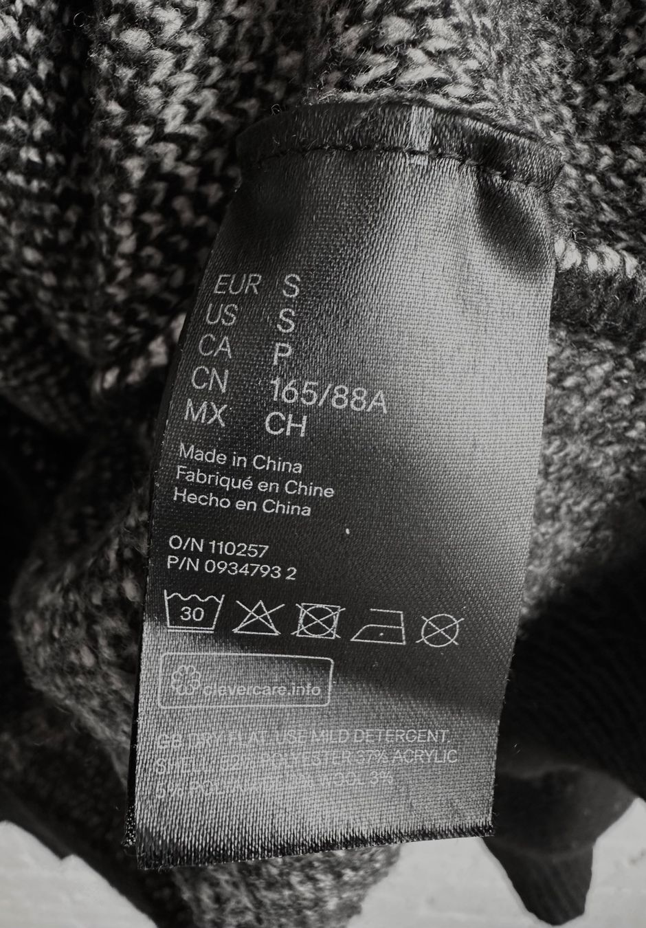 Maglioni & Felpe: Cooler schwarzer Pullover von Kangol x H&M – Usato da Bern venduto da Fraeuleinhonig 6