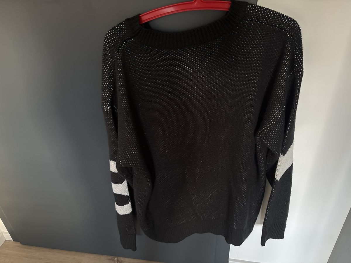 Shein Pullover & Sweatshirts: Shein Pull col rond noir imprimé 3M taille M – Gebraucht aus Delémont von Ma_LoU.01 1