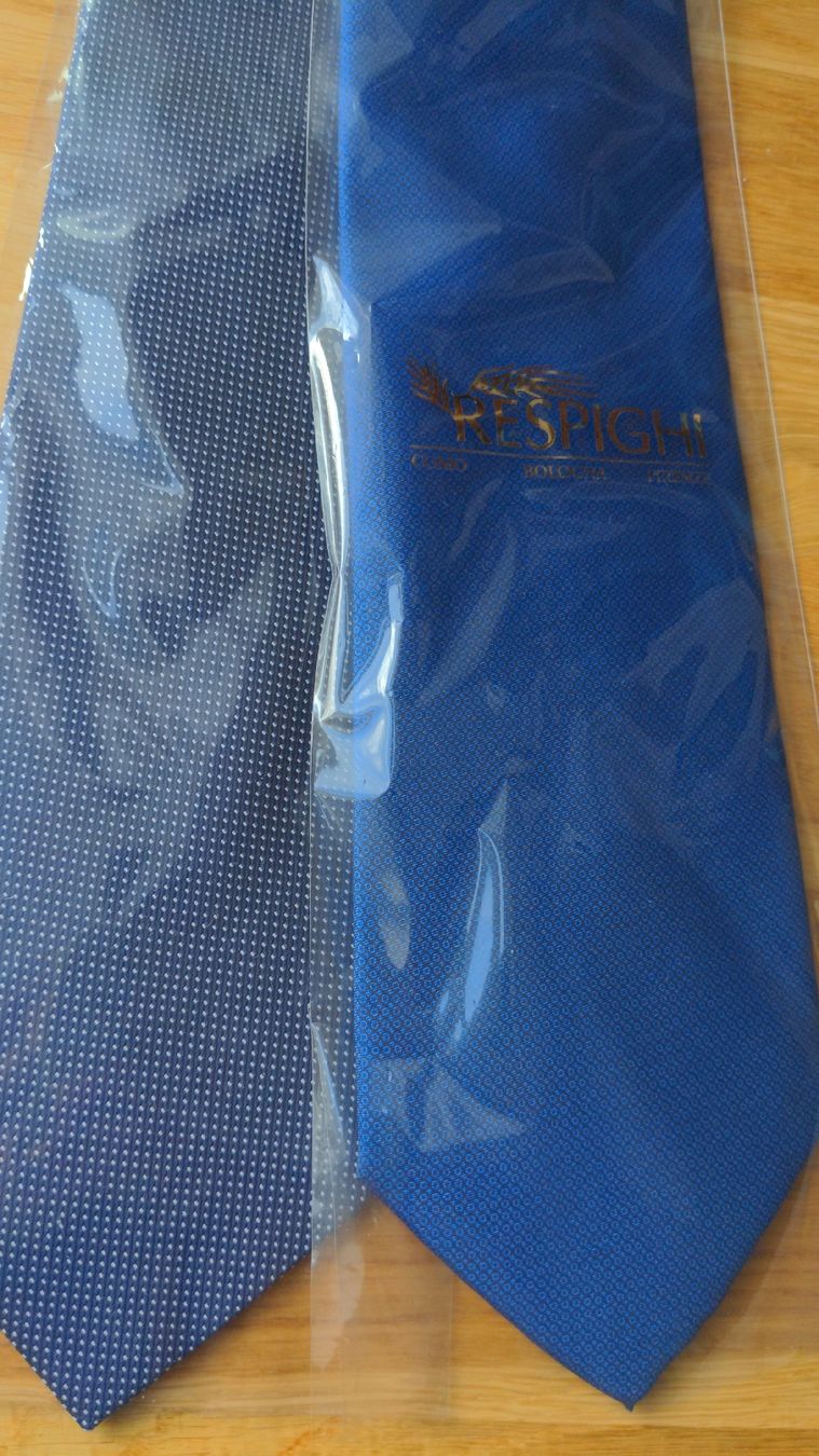 Cravatte: 2x elegante blaue Krawatten aus Seide – Nuovo e nell'imballaggio originale da Sutz venduto da Rawypp