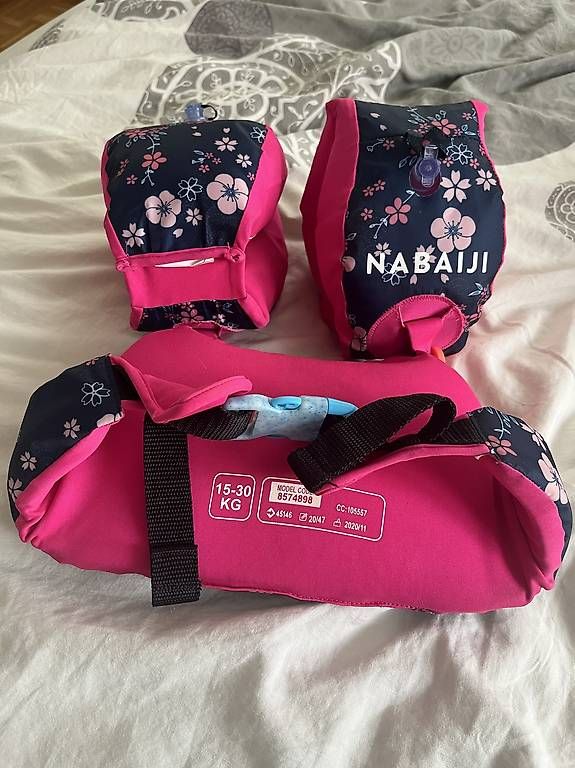Gilets de sauvetage: Gilet de natation – D'occasion à Cugy FR par mcm_c89l 1