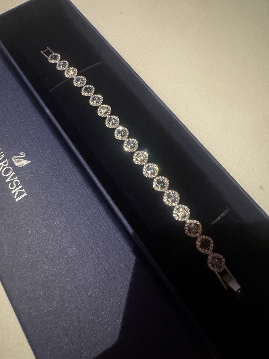 Swarovski Bracciali & Braccialetti: Swarovski Armband mit Kristallen  – Usato da Volketswil venduto da Modelka 1