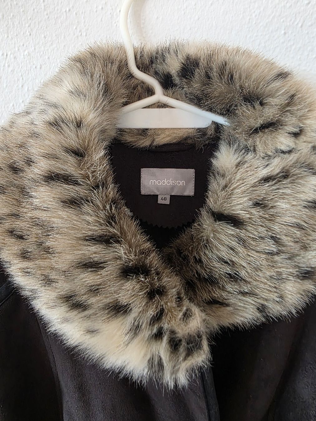 Maddison Mäntel: Cappotto invernale marrone scuro – Gebraucht aus Massagno von let_6pgs 2