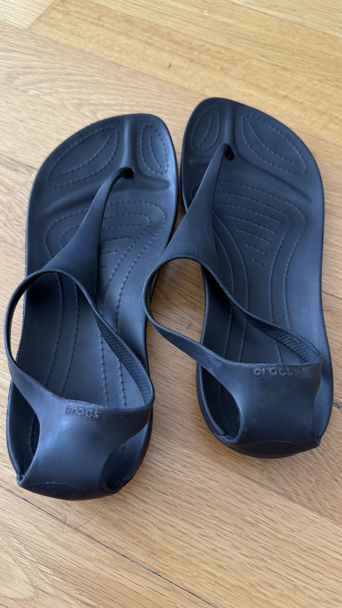 Crocs Scarpe da donna: Crocs rubber sandals, size 40 – Usato da Zürich venduto da ana_782l 1