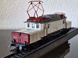 Märklin HO mfx 39226. Locomotive crocodile Autrichienne Br94