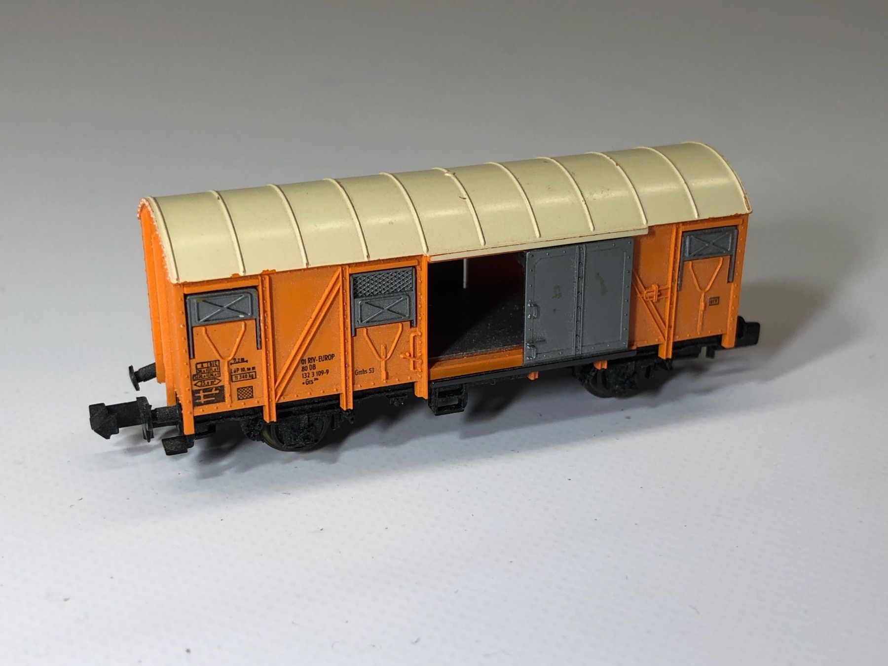 Fleischmann Modellini di ferrovie: Fleischmann Güterwagen DB, Piccolo 2470, Spur N – Usato da Bergdietikon venduto da Garak
