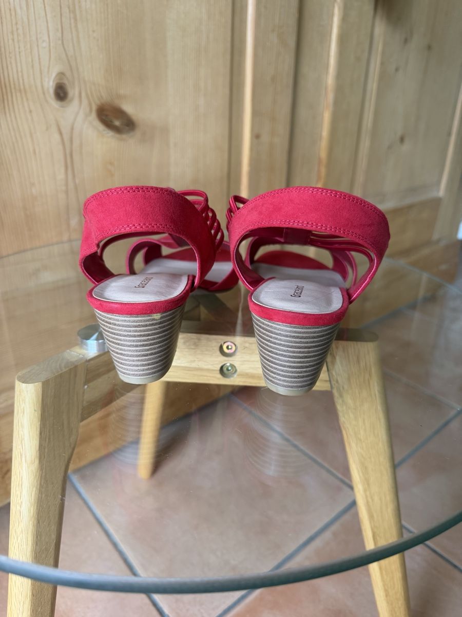 Graceland Scarpe da donna: Graceland rote Damen Sandale Gr 41 – Nuovo (secondo la descrizione) da Bonstetten venduto da norisknofun123 2