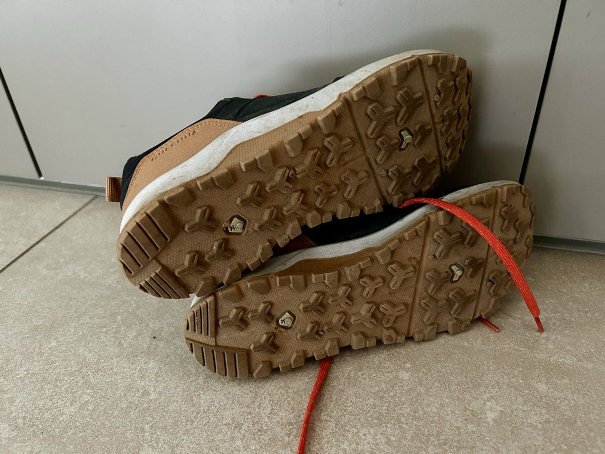 Decathlon Scarpe da uomo: Trekking Schuhe, Gr. 35 – Usato da Oberrüti venduto da Important 3