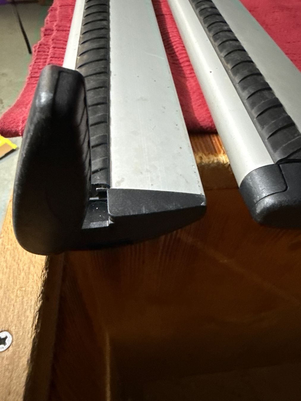 Barres de toit: THULE WINGBAR diverse Längen – D'occasion à Buttikon SZ par All4yours 1