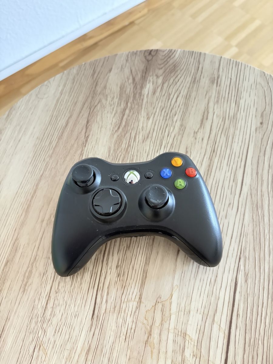 Microsoft Console: Xbox 360 Wireless Controller – Usato da Basel venduto da ale_mn2l