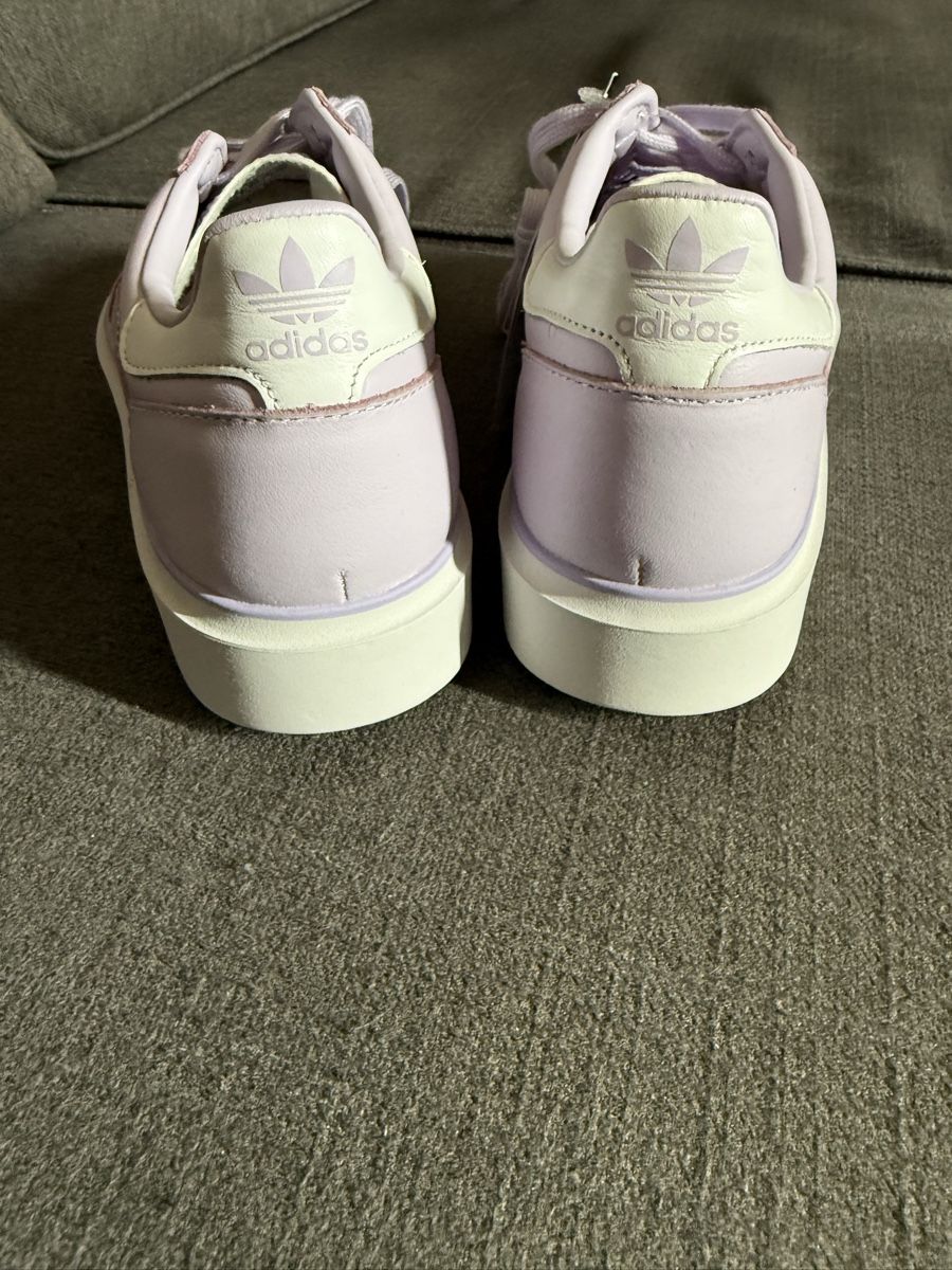 Adidas Herrenschuhe: Adidas Sleek Super Viola – Neu (gemäss Beschreibung) aus Chiasso von pri_yp8y 2