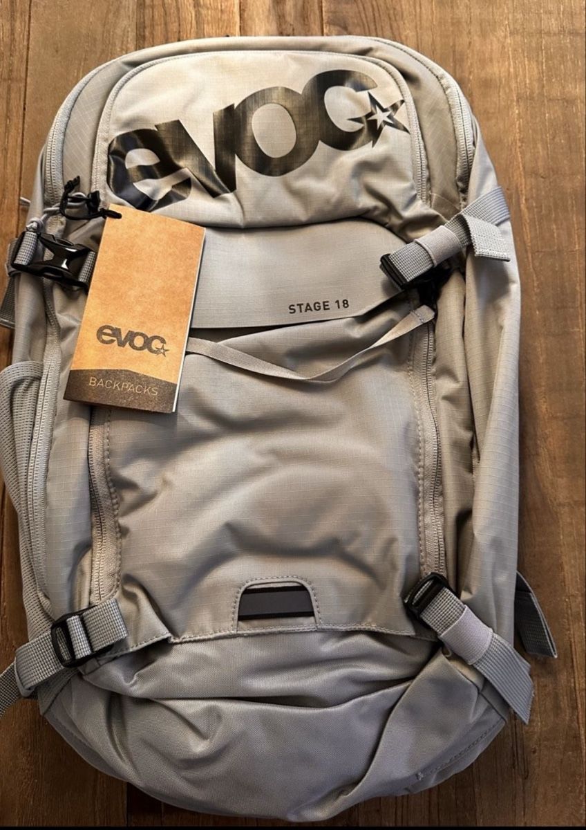 Evoc Sacs à dos: Evoc Stage 18 Rucksack – D'occasion à Meilen par HOCKEYSAMMLER98