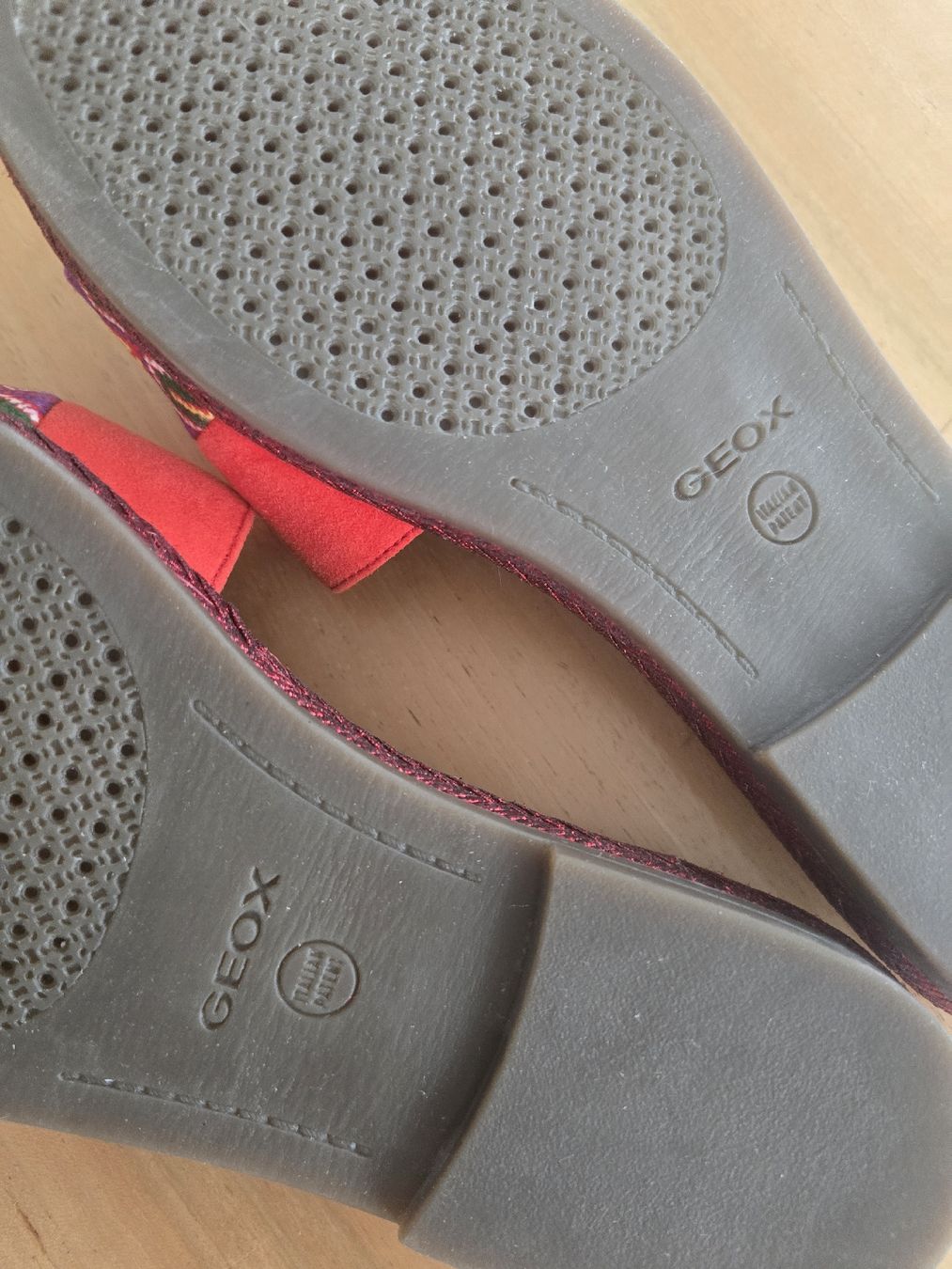 Geox Scarpe da donna: Geox Pantoletten,  Gr.37 neuwertig – Nuovo (secondo la descrizione) da Rorschacherberg venduto da Olgamedved 8