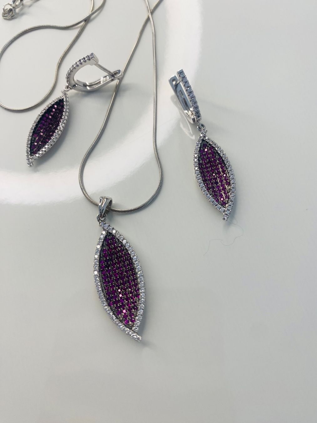 Swarovski Orecchini pendenti & Orecchini a lobo: Ohrringe mit Kette – Set – Nuovo (secondo la descrizione) da Grenchen venduto da adl_ds8n