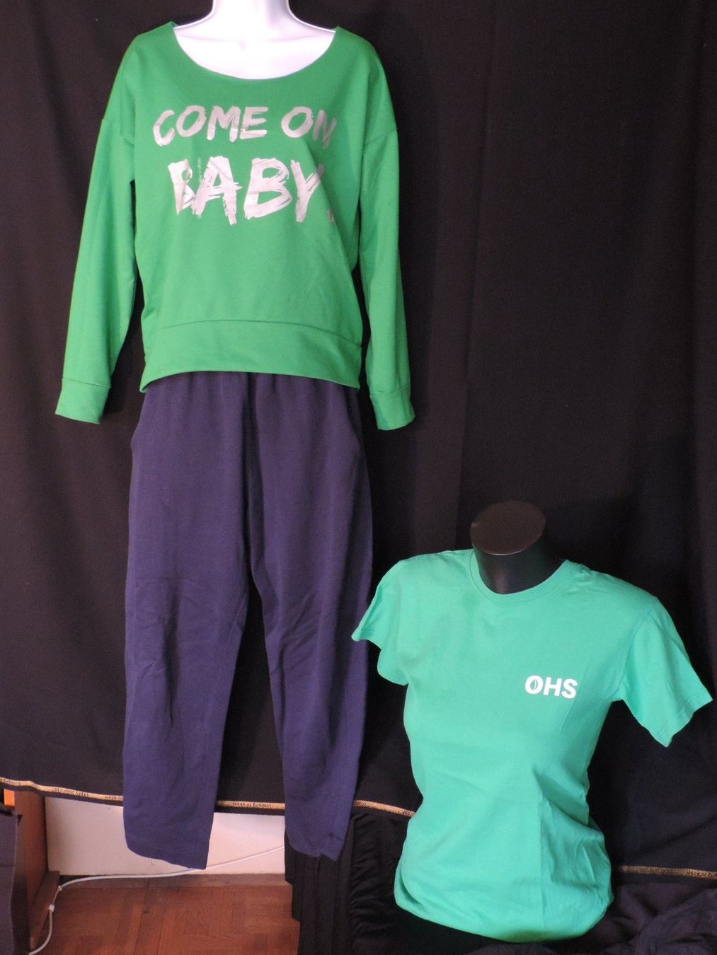 Lots de vêtements: training ensemble – D'occasion à Genève par Axelle333 5