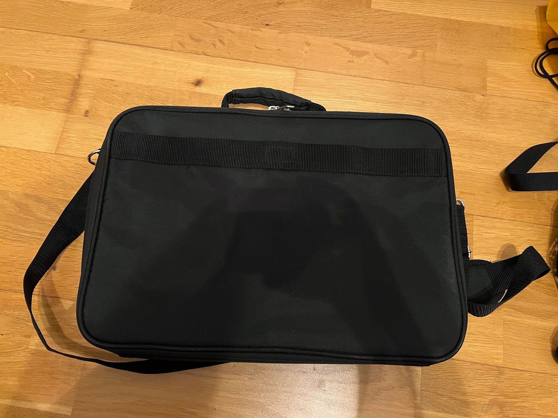 Borse: Laptoptasche - Optimal für den Alltag! – Nuovo (secondo la descrizione) da Stäfa venduto da PatrickOO7 1