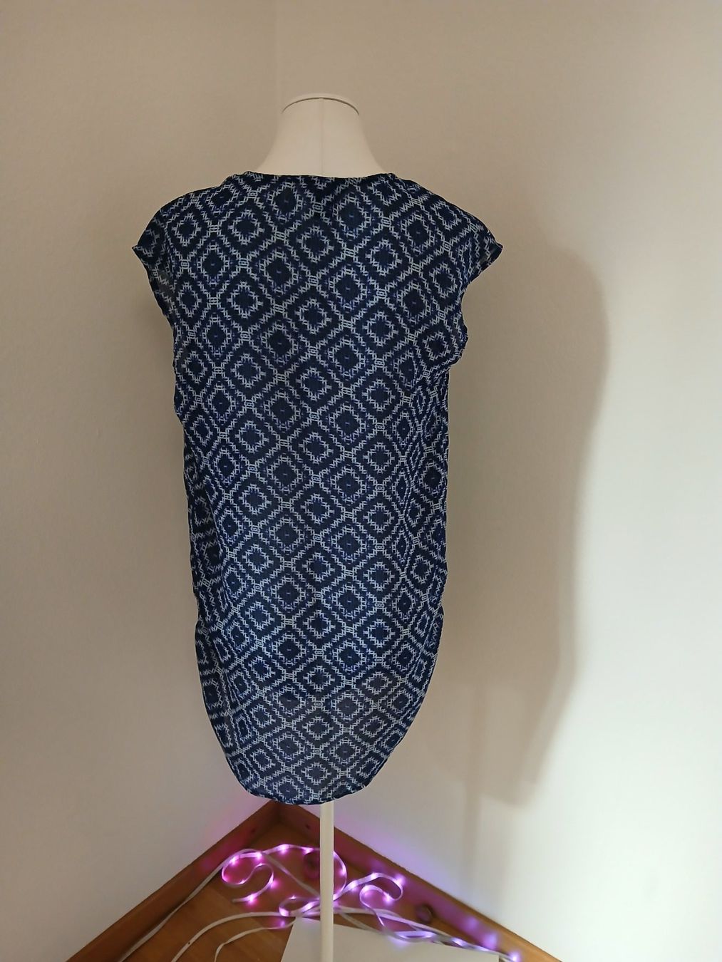 H&M Blusen: Sommerbluse blau gemustert Gr. 36 luftig angenehm chic – Gebraucht aus Glattbrugg von hap_8w8v 3