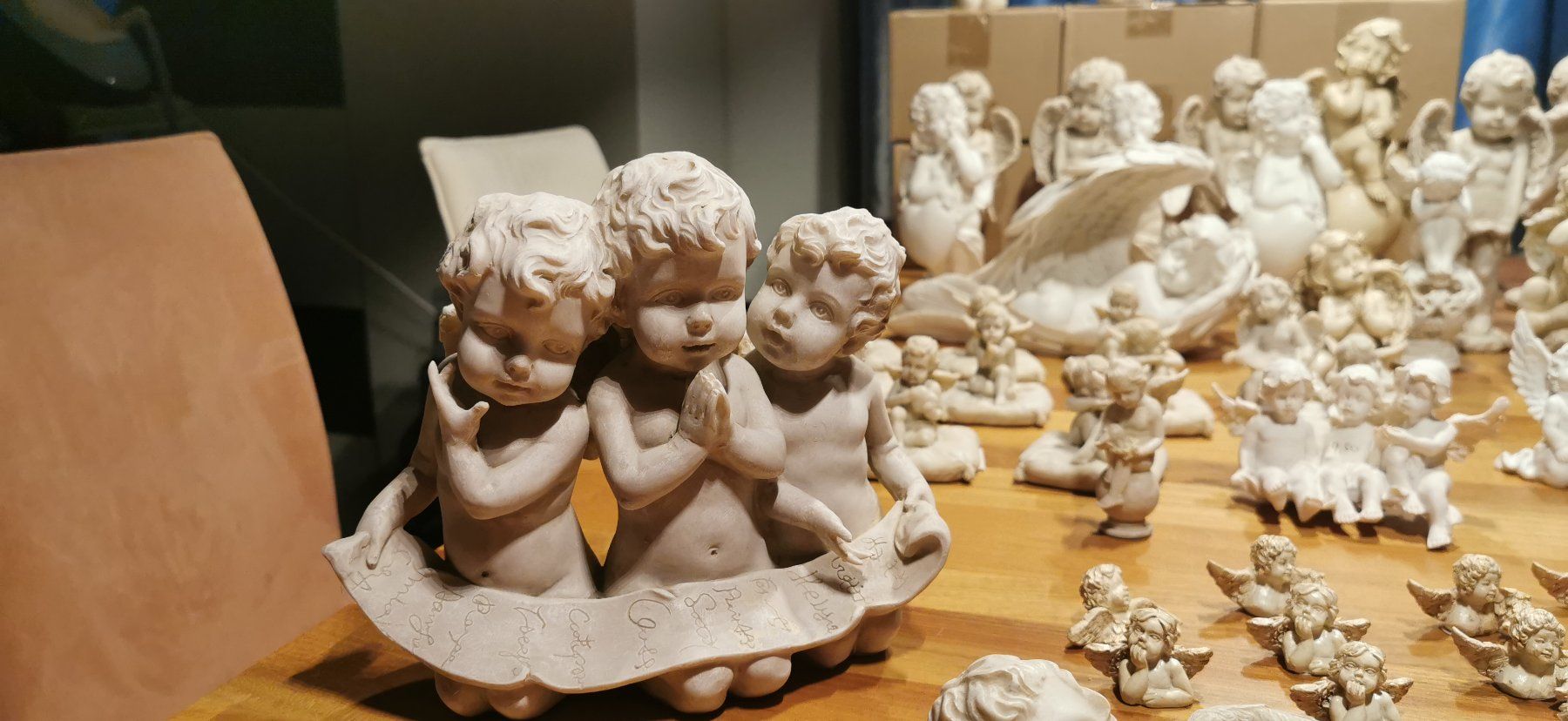 Figuren: 80 Engel – Neu (gemäss Beschreibung) aus Niederbuchsiten von  3