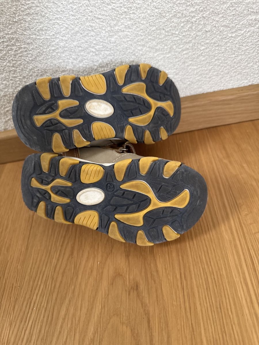 Scarpe per ragazzi: Kinder Sandalen Grösse 23 – Usato da Oltingen venduto da Funnyface 1