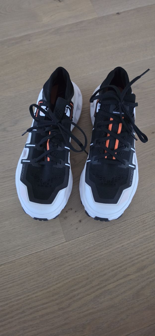 X-bionic Scarpe da uomo: X-Bionic TerraSkin X01 schwarz weiss Grösse 44.5 – Usato da Balzers venduto da Mr.Bargain 7