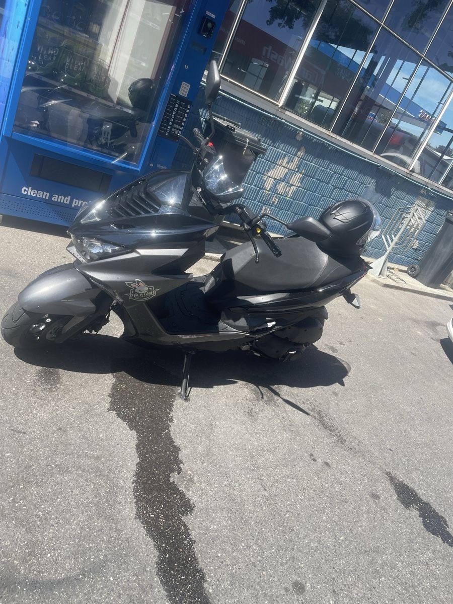 Malaguti Scooters: Scooter – Neuf avec emballage d'origine à Orpund par ste_2nqp 4
