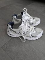 New Balance 530, Gr. 40.5, weiss / silber / navy
