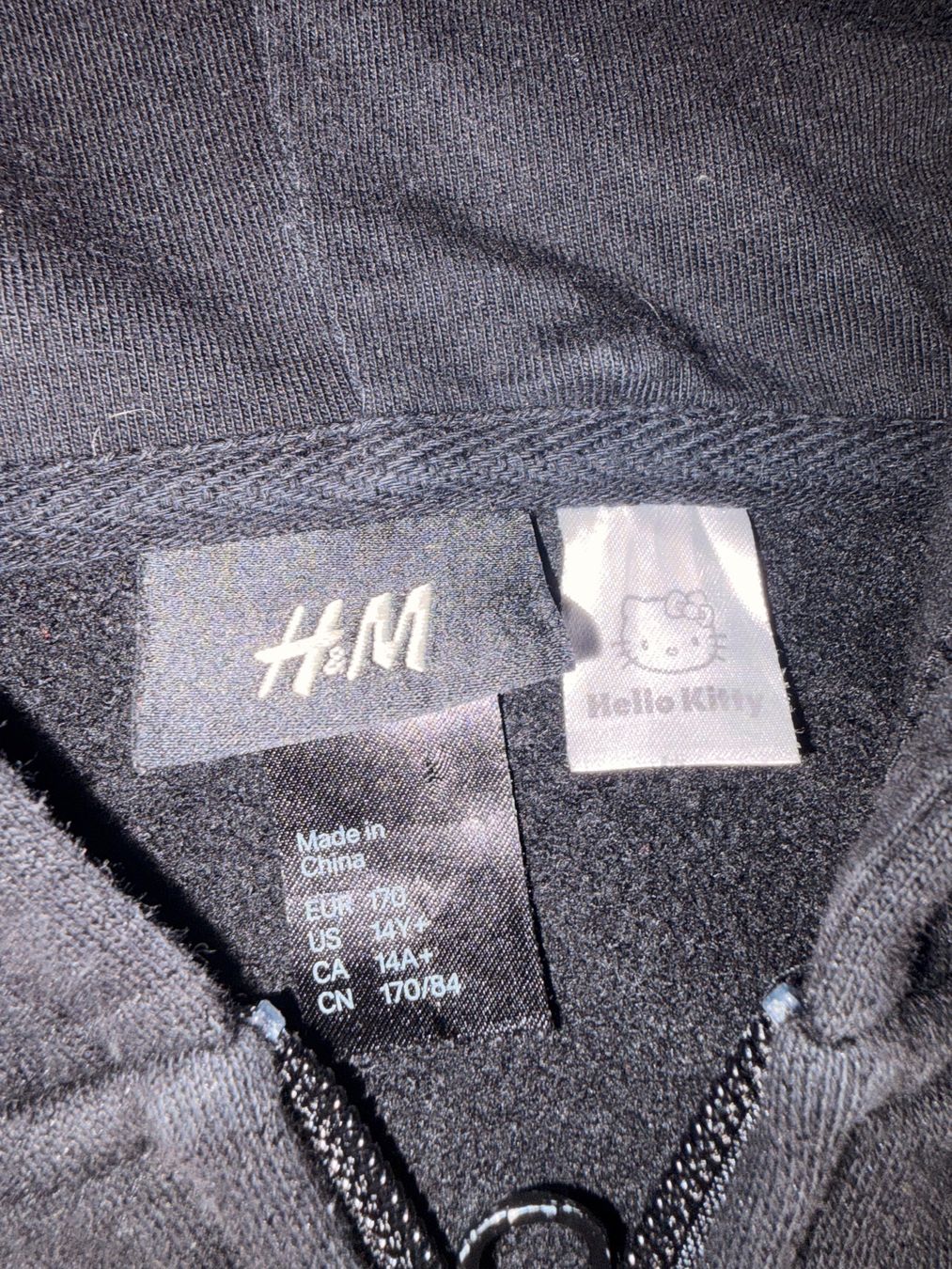 H&M Jacken & Mäntel: Sweatjacke Hello Kitty – Gebraucht aus Diegten von Pef_Petra 3