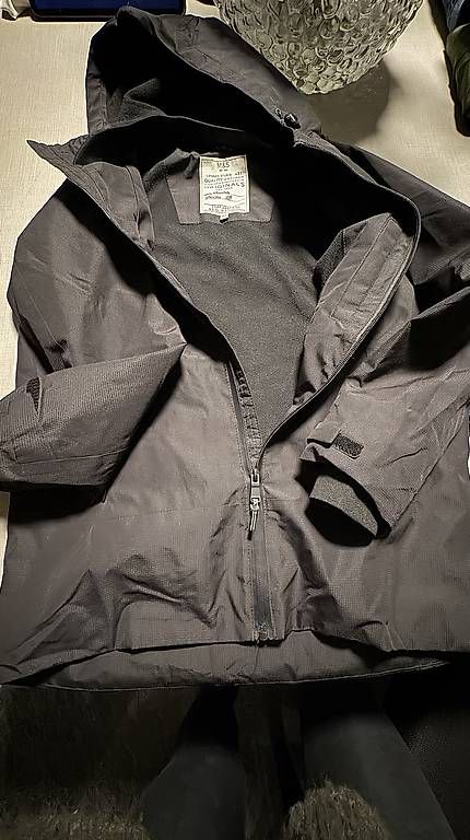 Decathlon Giacche & Cappotti: Veste et pantalon taille 12 ans – Usato da Baar venduto da kclausse 1