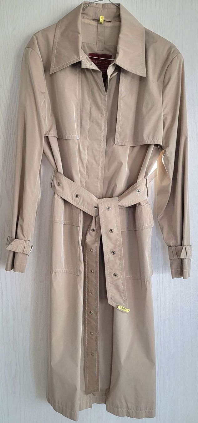Mäntel: Vintage Trenchcoat von Dinomoda – Gebraucht aus Oberuzwil von rtr_wp6m
