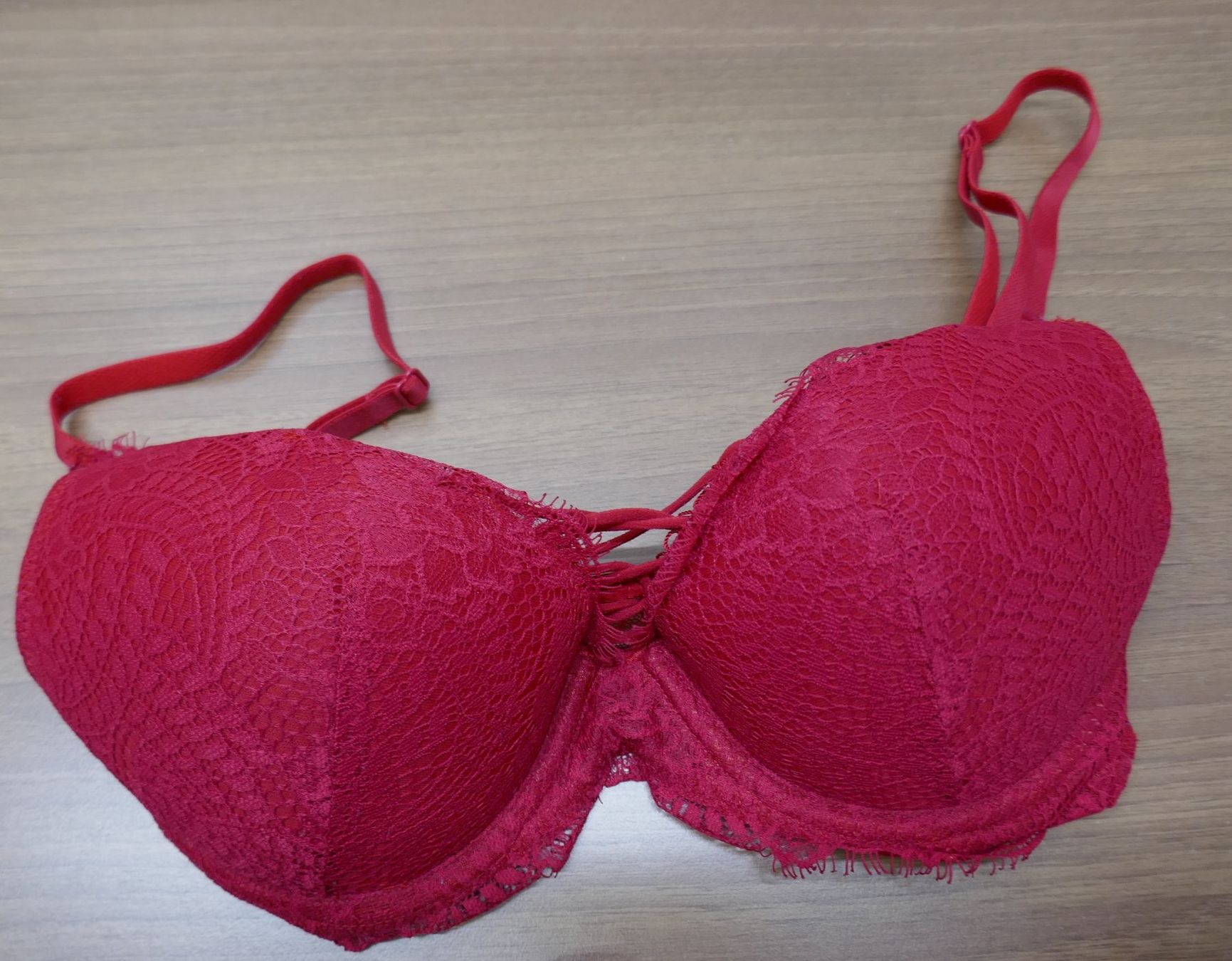Etam Altra biancheria intima: Edles Dessous-Set in Rot – Usato da Balgach venduto da Domenica0 2