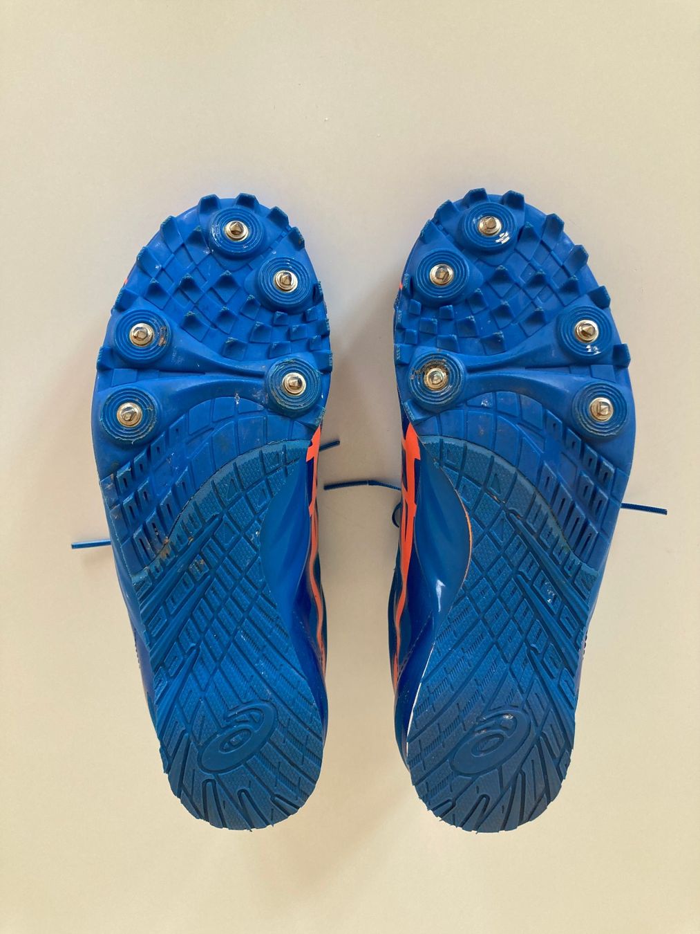 Asics Herrenschuhe: Chaussures de course Asics Hyper MD – Neu (gemäss Beschreibung) aus La Tour-de-Peilz von vve_nm8c 5