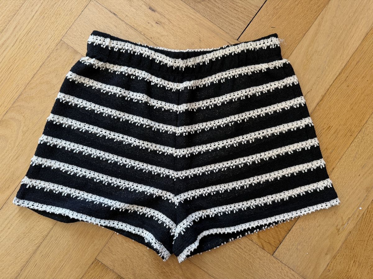 H&M Pantalons: Leichte Strickshorts H&M – D'occasion à Zürich par Nadgb1303