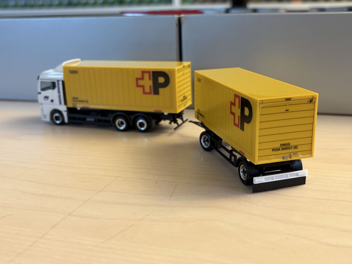 Herpa Modellini d'auto: MAN TGX GM Hugelshofer Post – Nuovo e nell'imballaggio originale da Felben-Wellhausen venduto da Mobil01 1